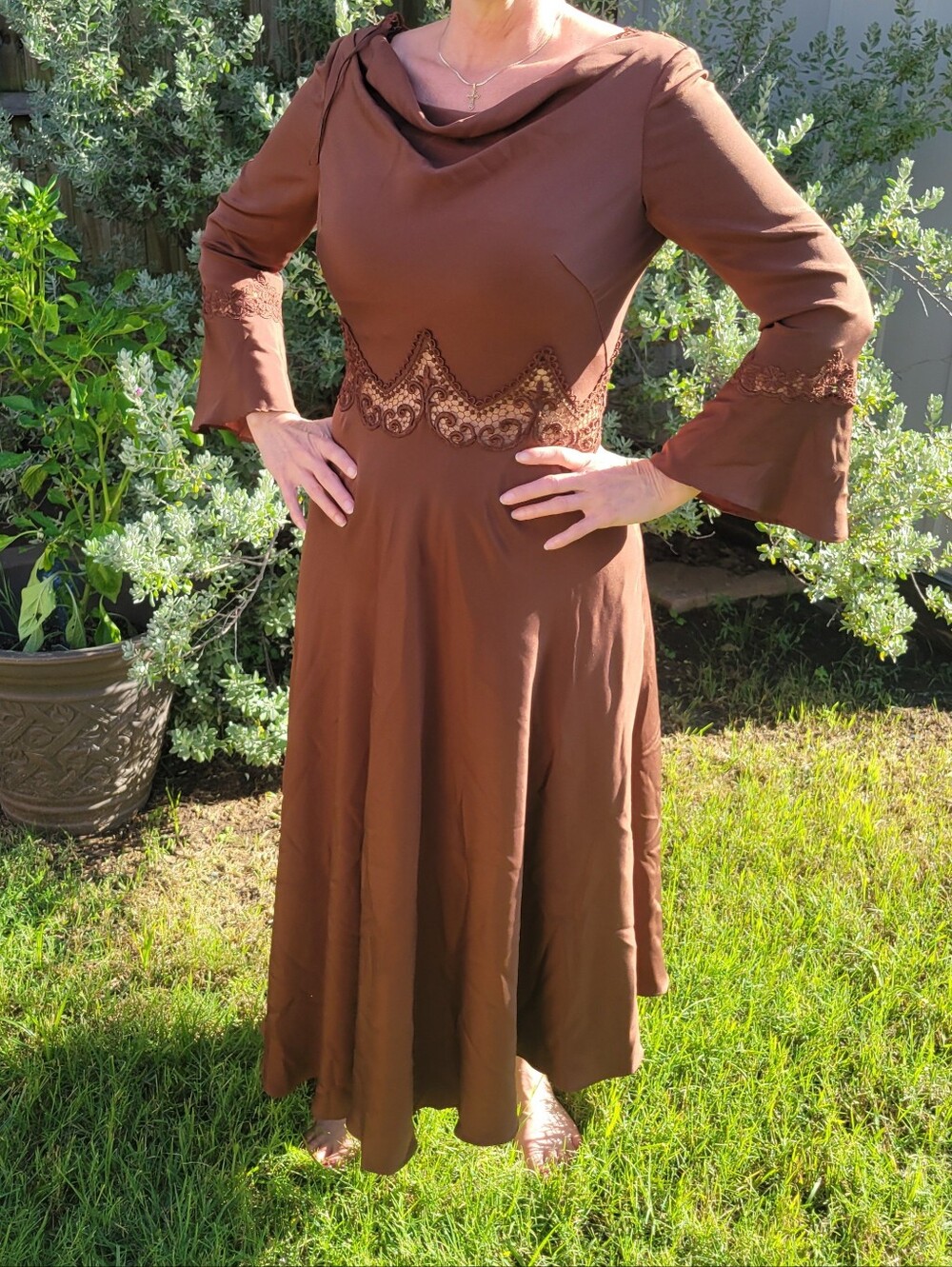 VTG Brown Silk Dress intricate Lace Detailing Italian Size 44 Cottagecore - Read